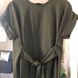 ‼️3 for $25 deal‼️ 
Front tie top